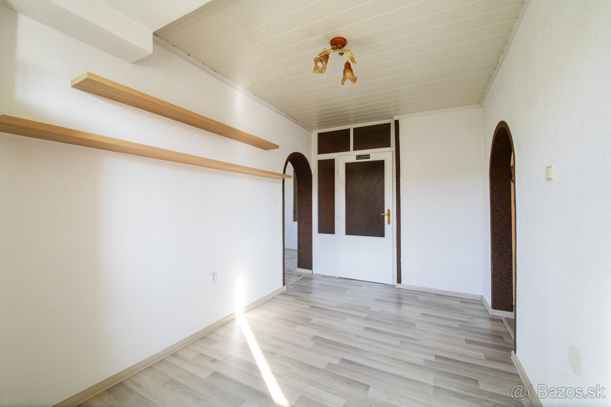 Na predaj priestranný 3-izbový byt v Zákamennom - 10