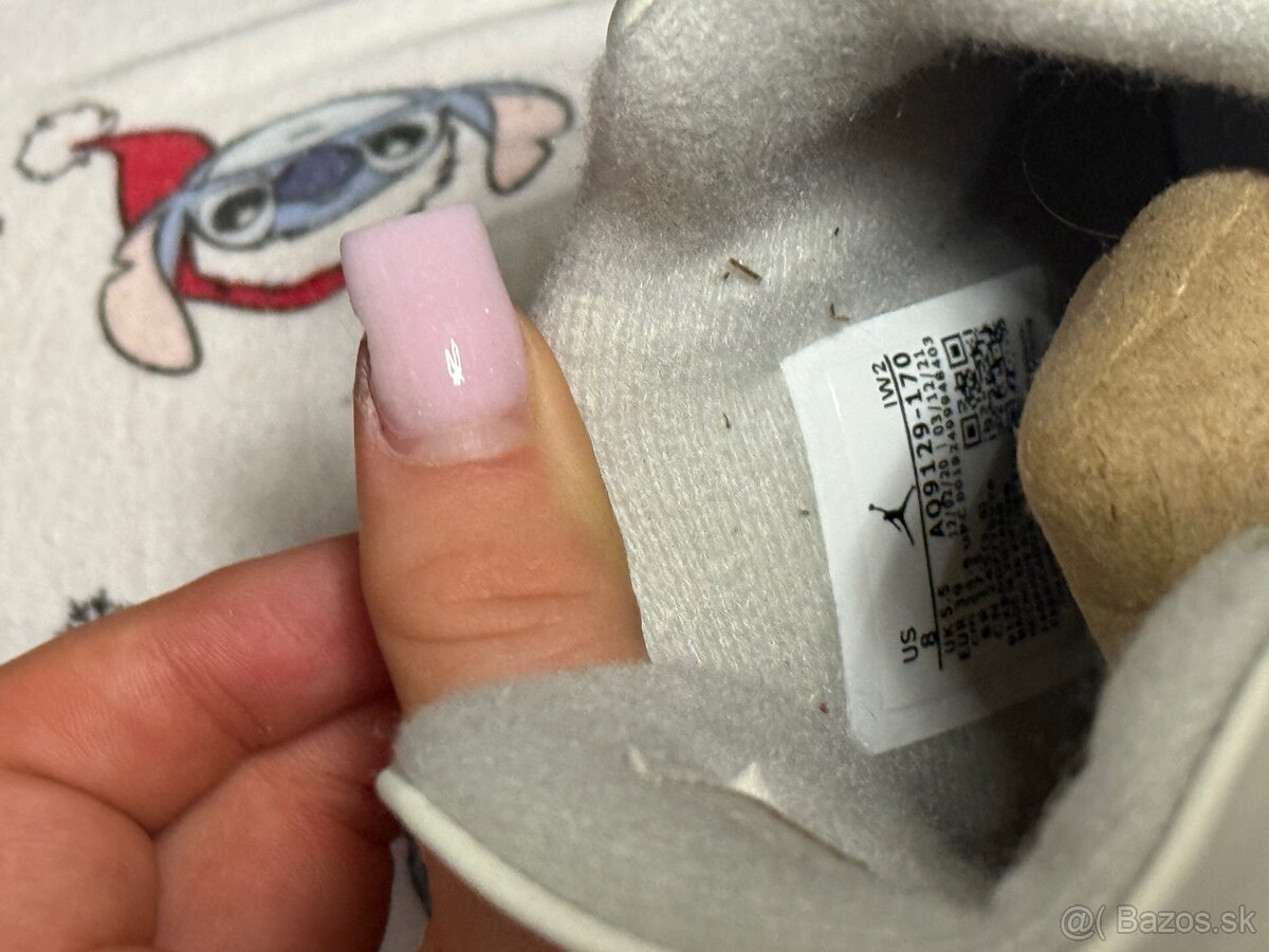 Jordan 4 Metalic Gold 39 - 10