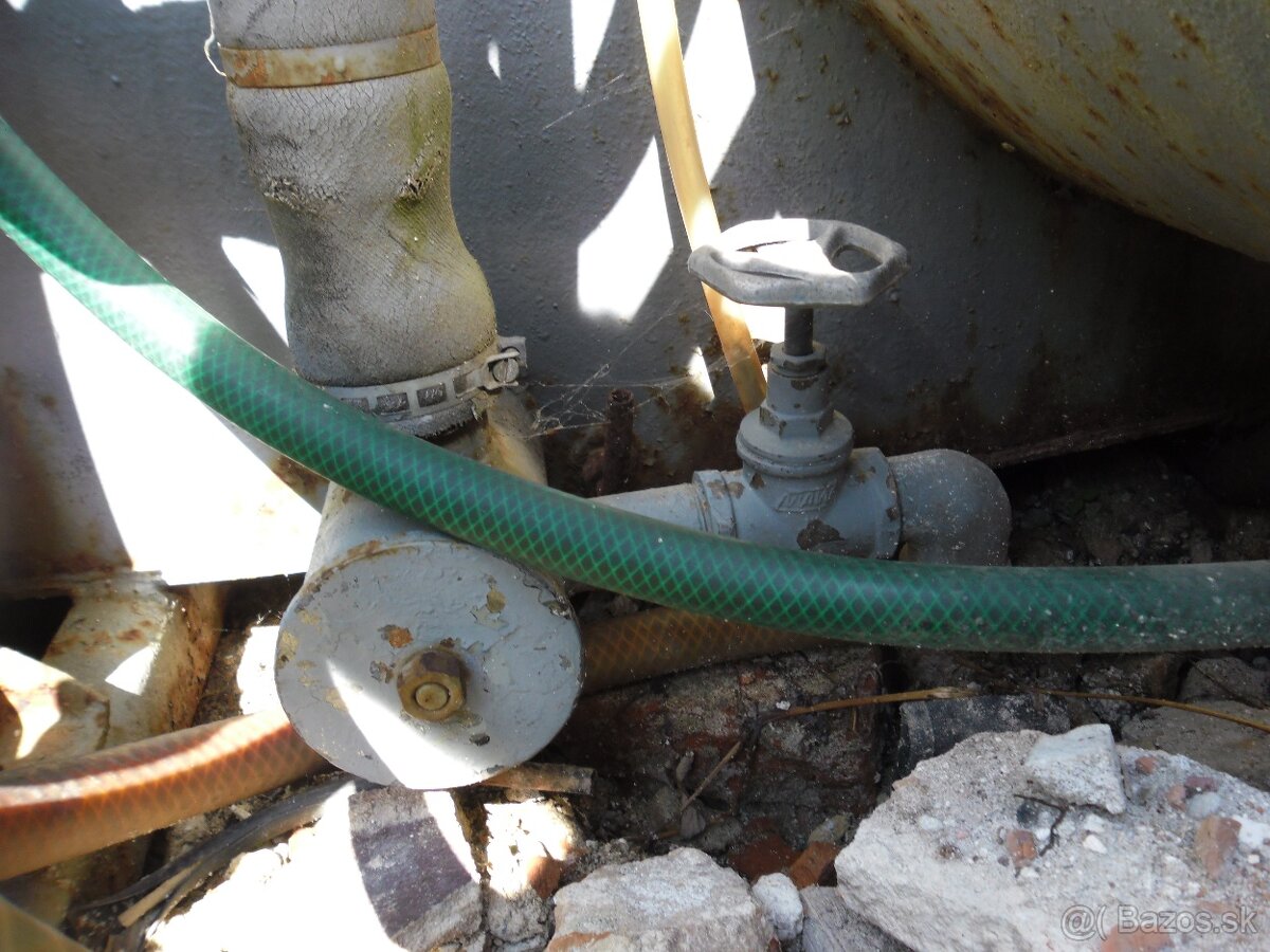 Predám železnú nádrž na MULTICAR M 24,25 s čerpadlom - 10