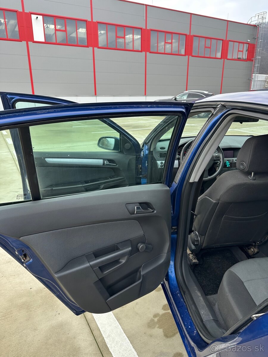 Opel Astra H - 10