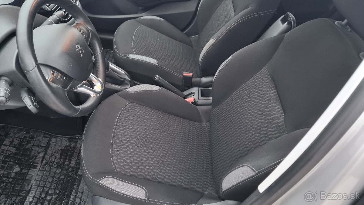 Predám Peugeot 208 1.2 benzín - 10