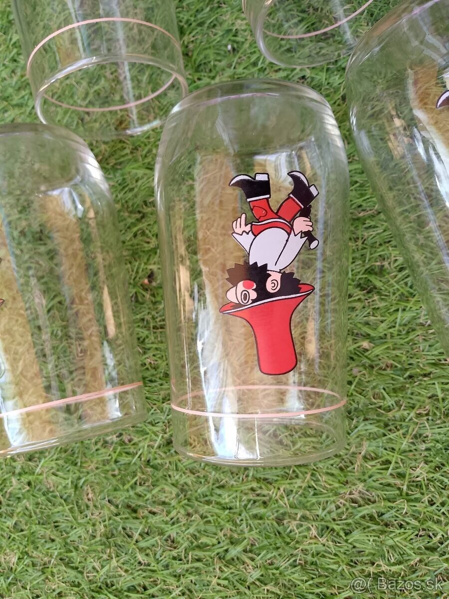 Retro toaletka, poháre rumcajs - 10