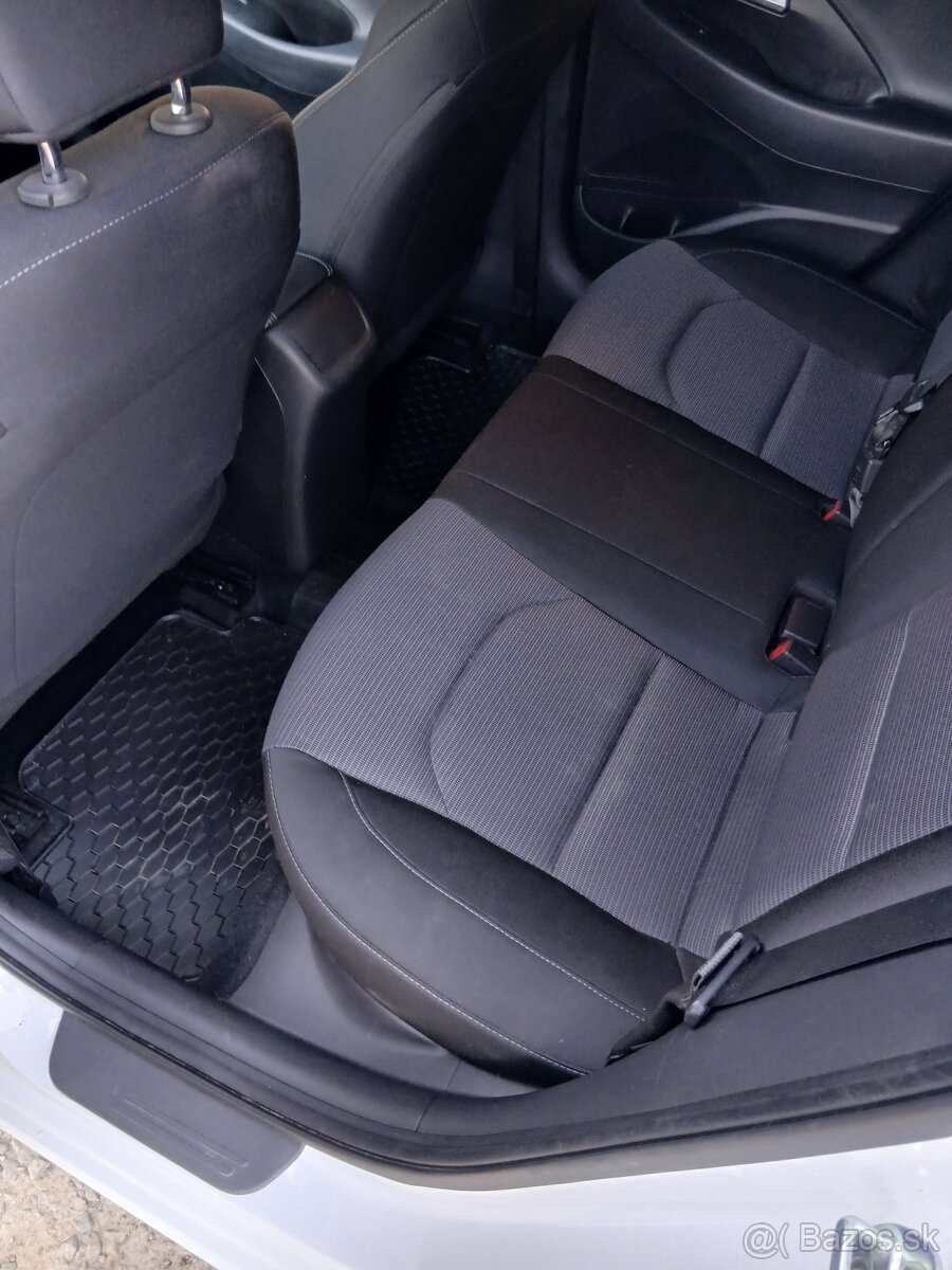 Hyundai i30 CW 1.6CRDI 81KW 2018 - 10