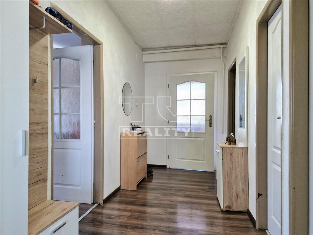 Na predaj príjemný 4 izbový rodinný dom na pozemku 995... - 10