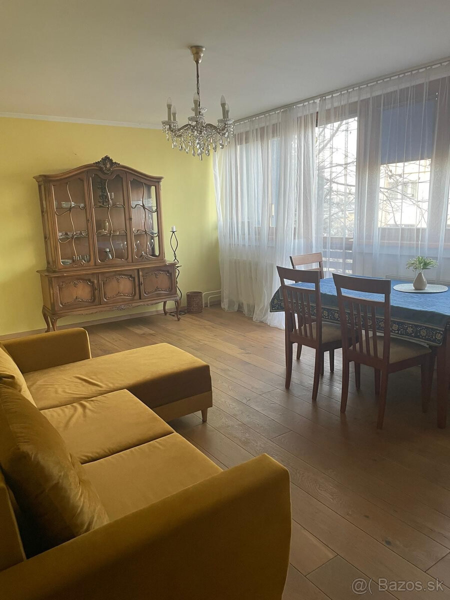 Prenajom 3- izboveho bytu v Demänovej ( priv. ) - 10