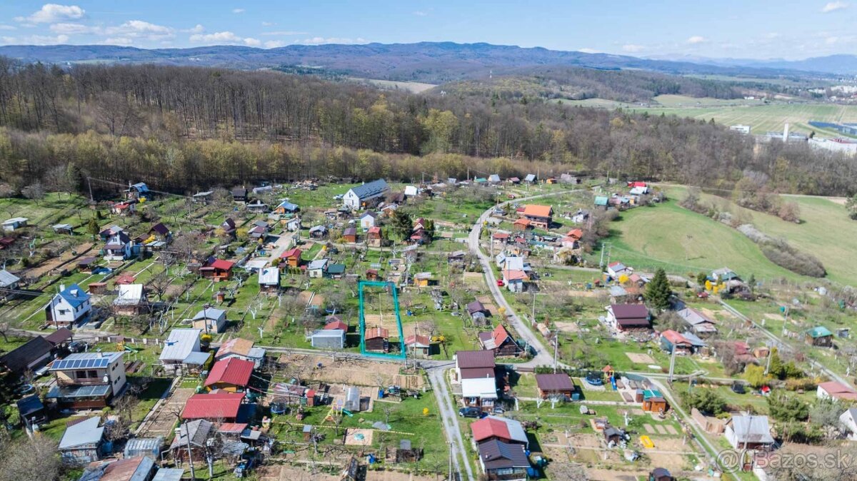 Chatka so záhradou v Záhradkárskej osade Zvolen pod Strážou - 10