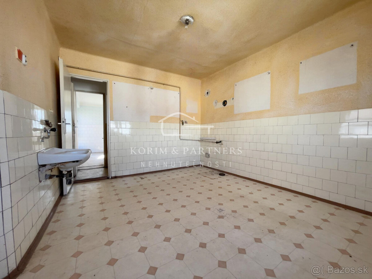 Rodinný dom na rozsiahlom pozemku - 10