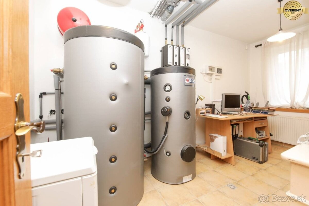 JEDINEČNÝ 7 IZ. RD S MOŽNOSŤOU DVOJGENERAČNÉHO BÝVANIA - 10