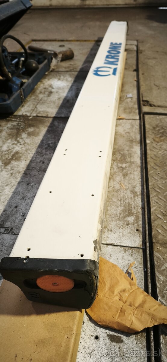 Predám nárazník Krone. 2x - 10