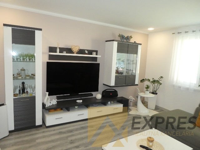 RK EXPRES - na predaj 3 izbový byt v Handlovej, kompletná re - 10