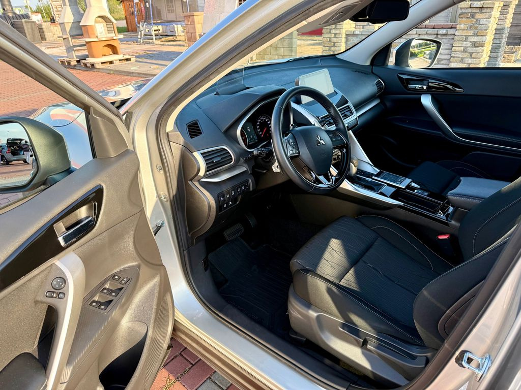 Mitsubishi Eclipse Cross 2021 1.5T Intense CVT 2WD + ťažné - 10