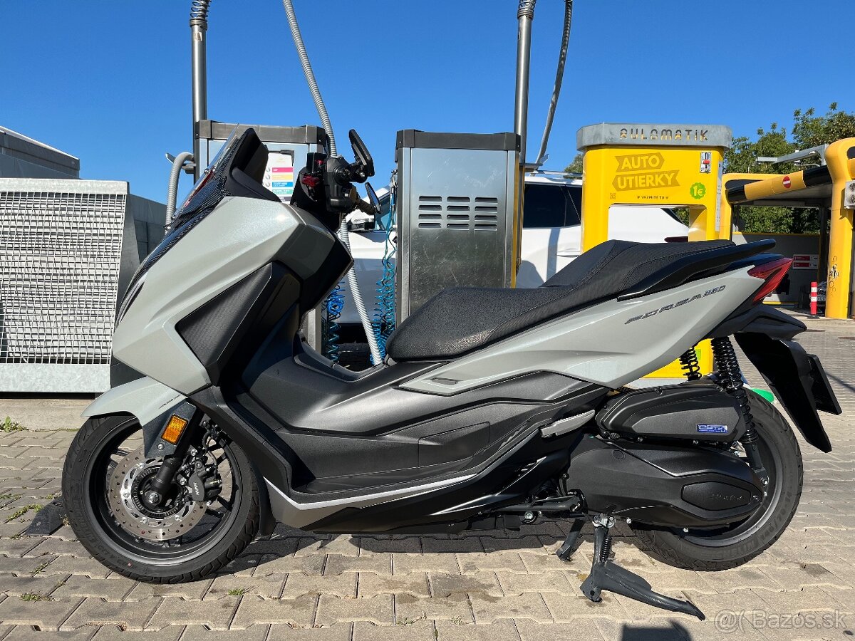 Honda Forza 350 - 10