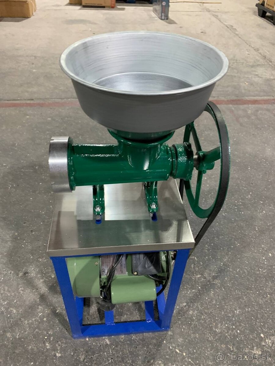 Mlynček na maso elektrické - 10