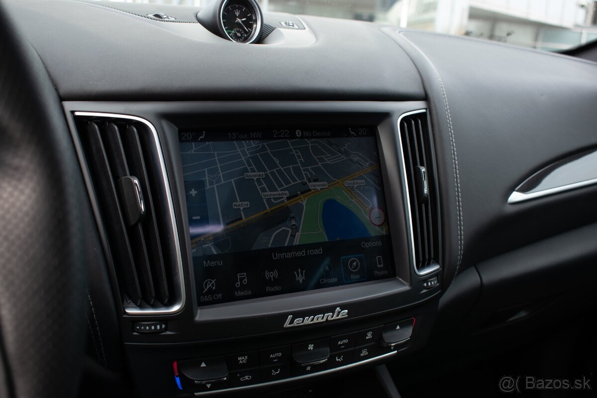 Maserati Levante SQ4 - 10