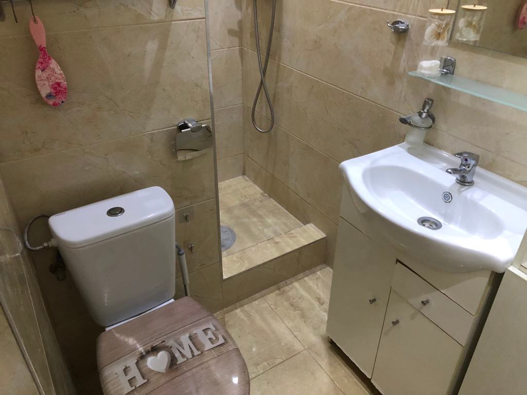 Prenajmeme 1- izb. byt v centre Nitry - pri parku - 10