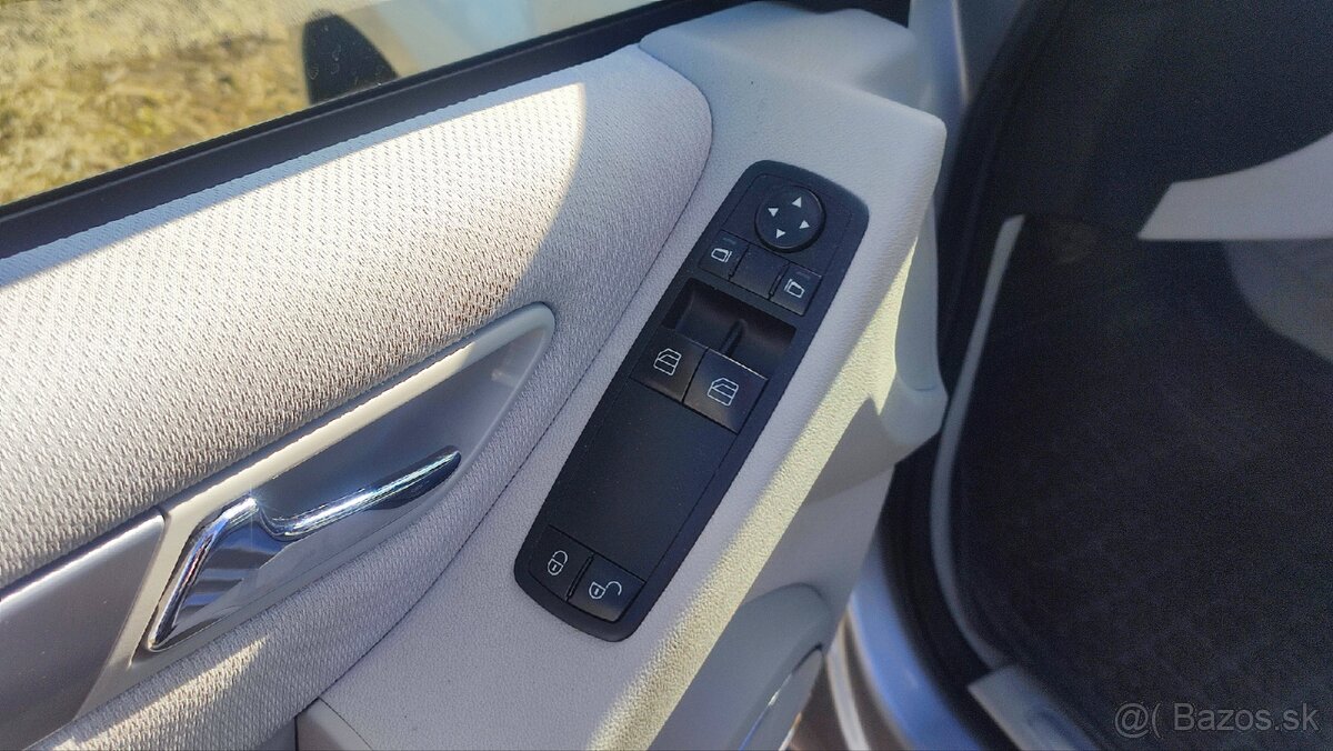 Mercedes-Benz B180 - 10