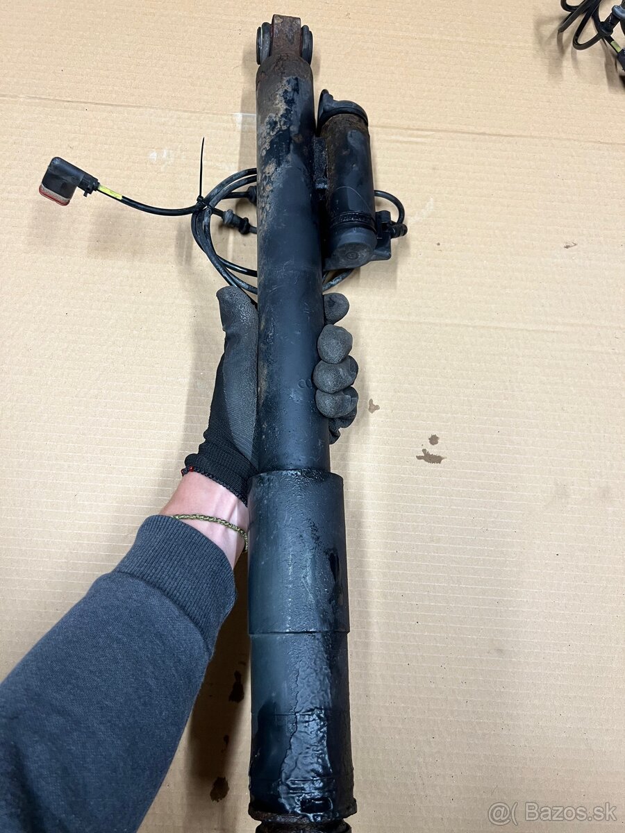 Tlmiče zadné vzduchové Mercedes W211,219 - 10