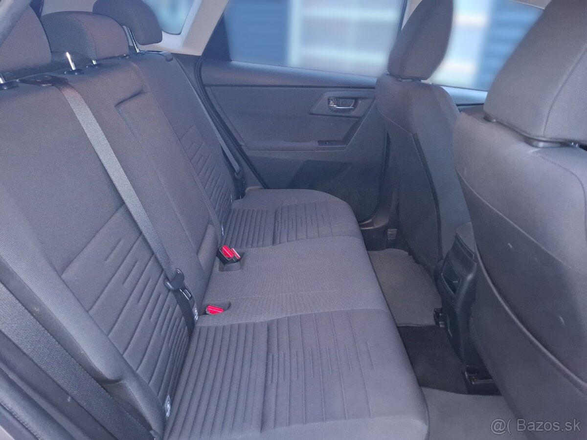 Toyota Auris ACTIVE TREND 1.6 VALVEMATIC 6M/T - 10