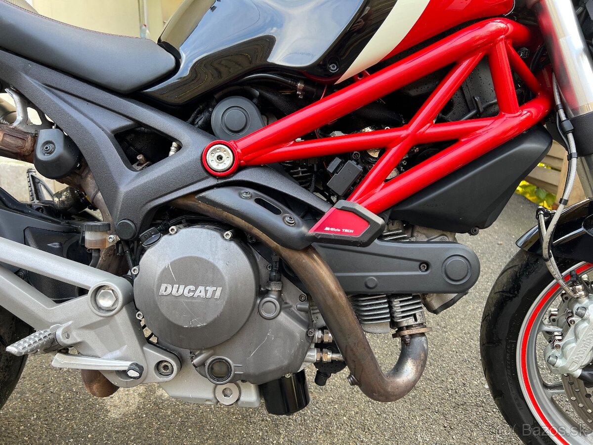 Ducati Monster 796 - 10