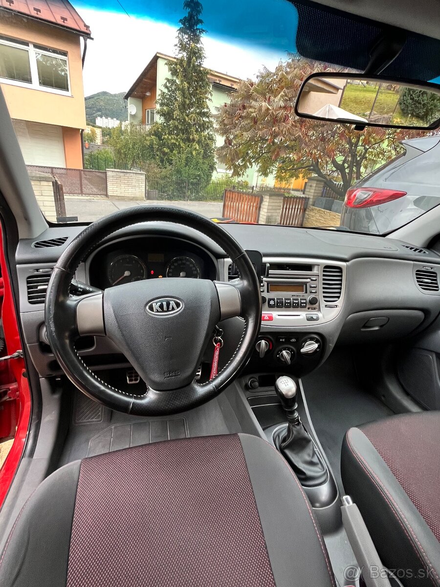 Kia Rio červená metalíza - 10
