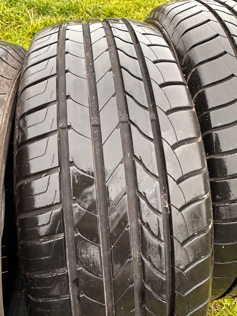 Letné Goodyear Efficient Grip 195/60R15 - 10