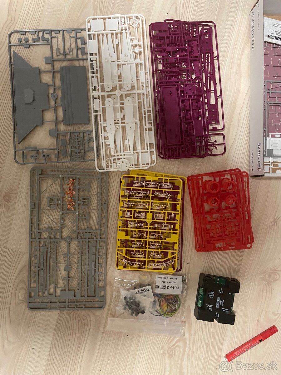 Modely lunaparkových atrakcií. - 10