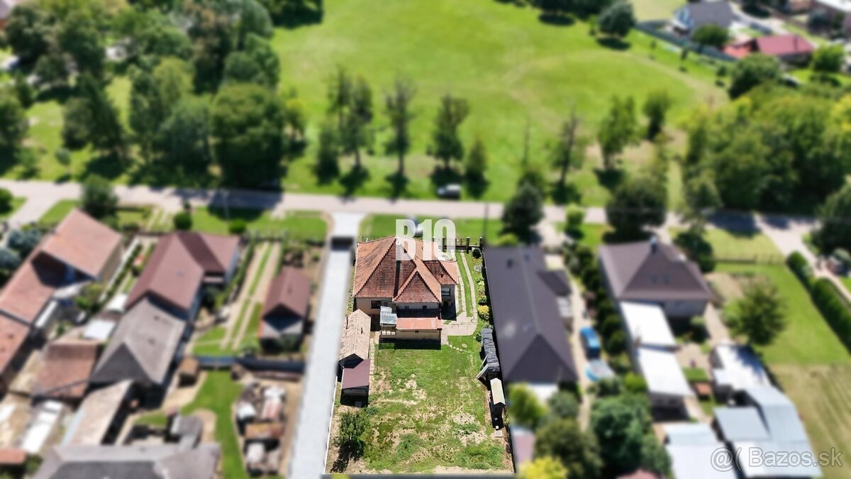 Rodinný dom Mojmirovce - 814m2 pozemok - 10