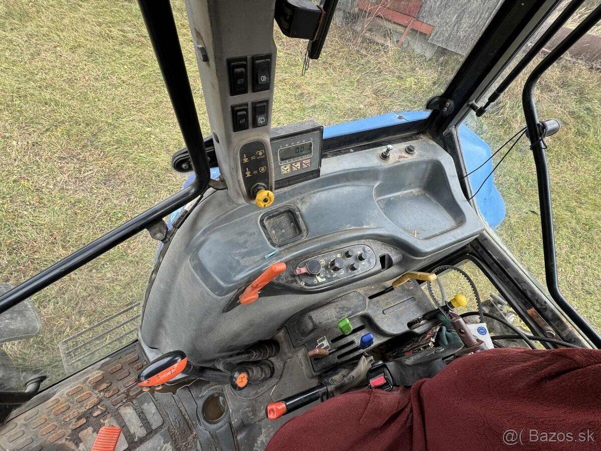 Predám traktor New Holland TL 100, 70kw, 2004 - 10