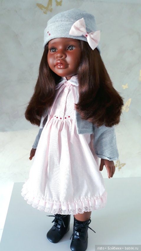 Realisticka babika A. Juan v klobuku 45 cm - 10