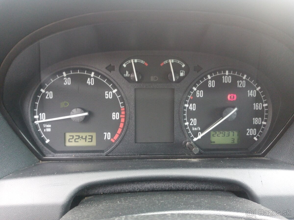 PREDAM SKODA FABIA 1.4 MPI COMBI TOP STAV - 10