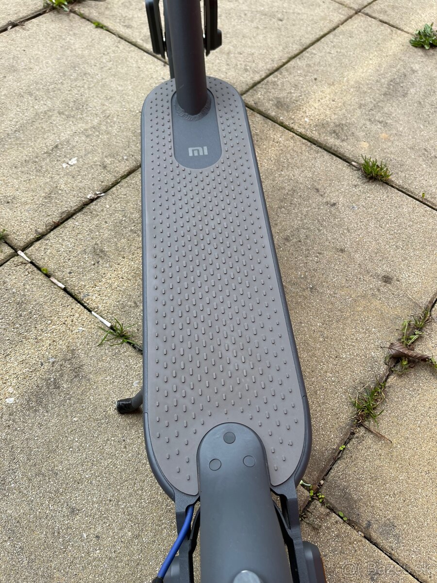 Xiaomi Mi Electric Scooter 3 - 10