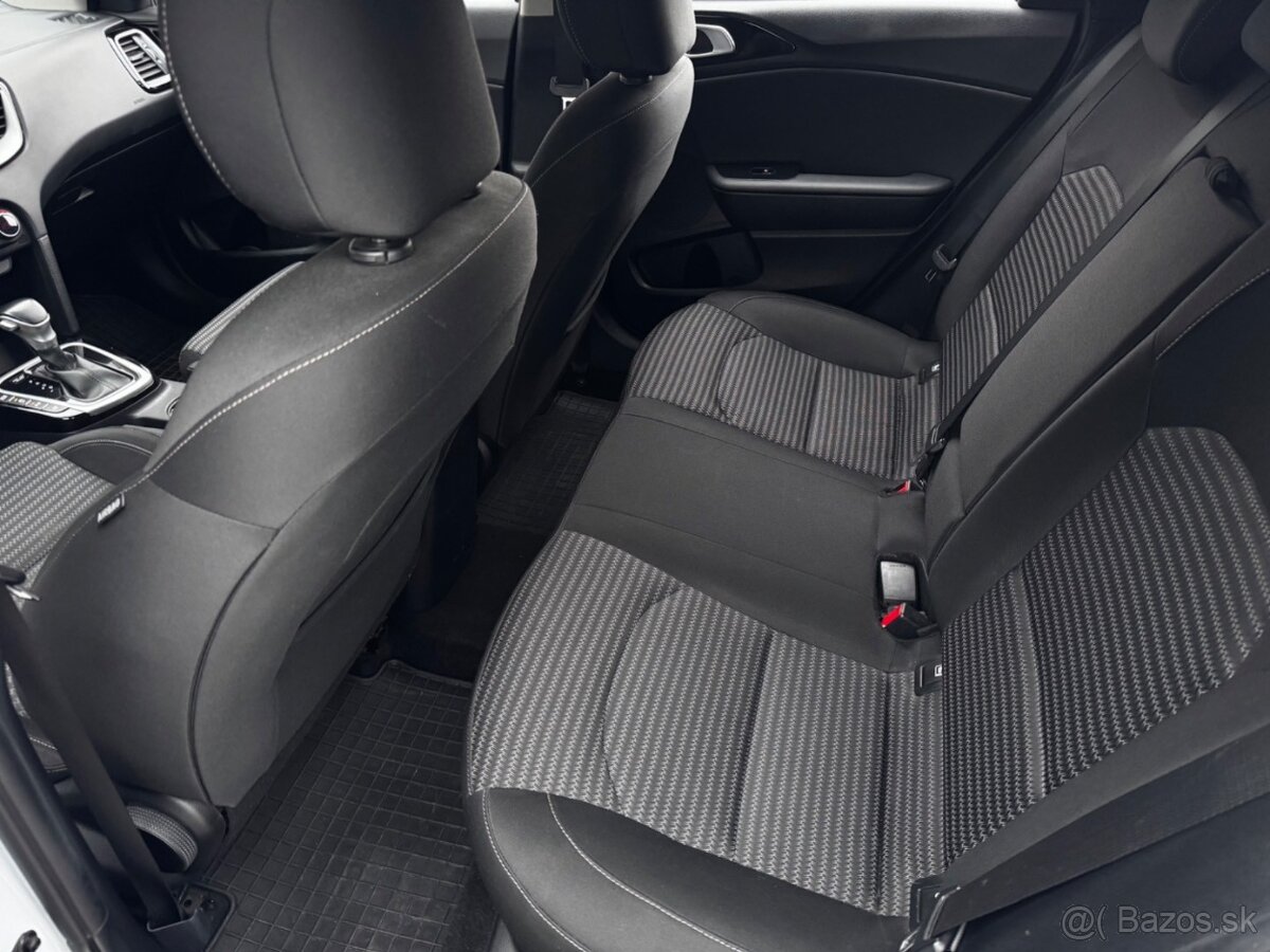 Kia Ceed SW 1.6 CRDi MHEV Gold A/T - 10