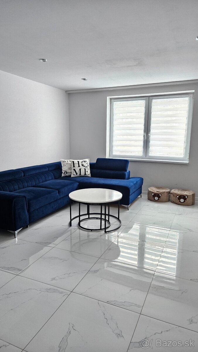 Set konferencnych stolikov - 10