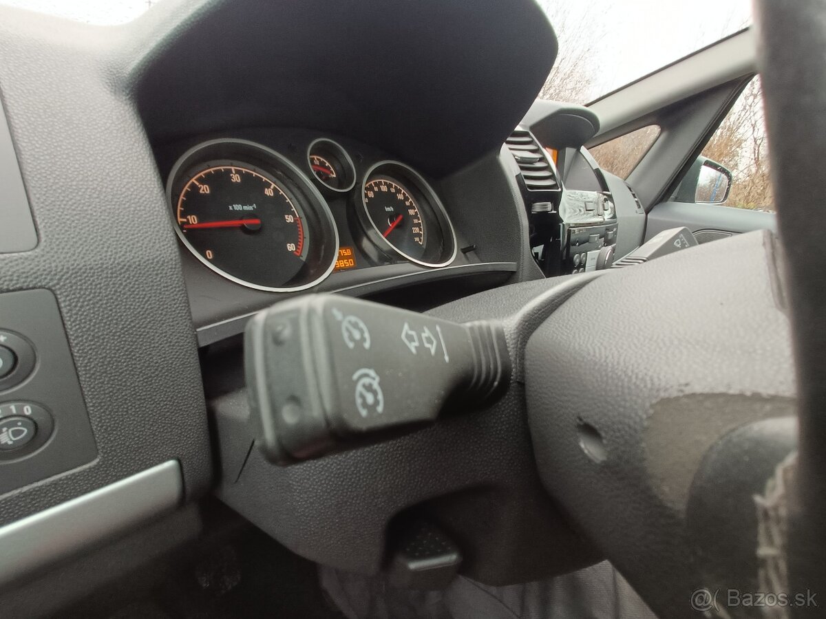 Opel Zafira 1.7 CDTI 92kW, 7-miest. - 10