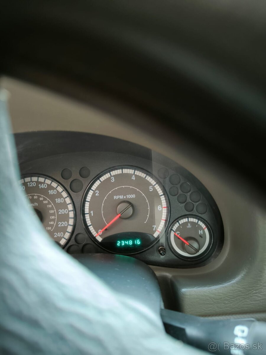 Predám Jeep Cherokee 2.4 benzin/plyn - 10