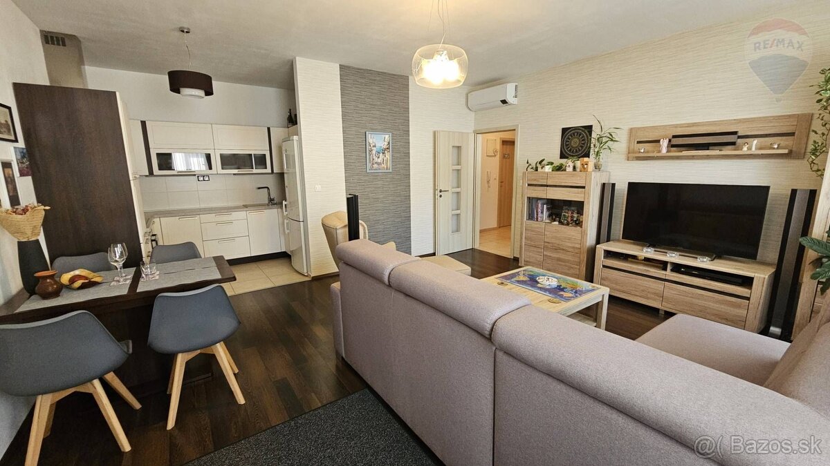 2izb.byt s vlastným kúrením, klímou a garážou - 10