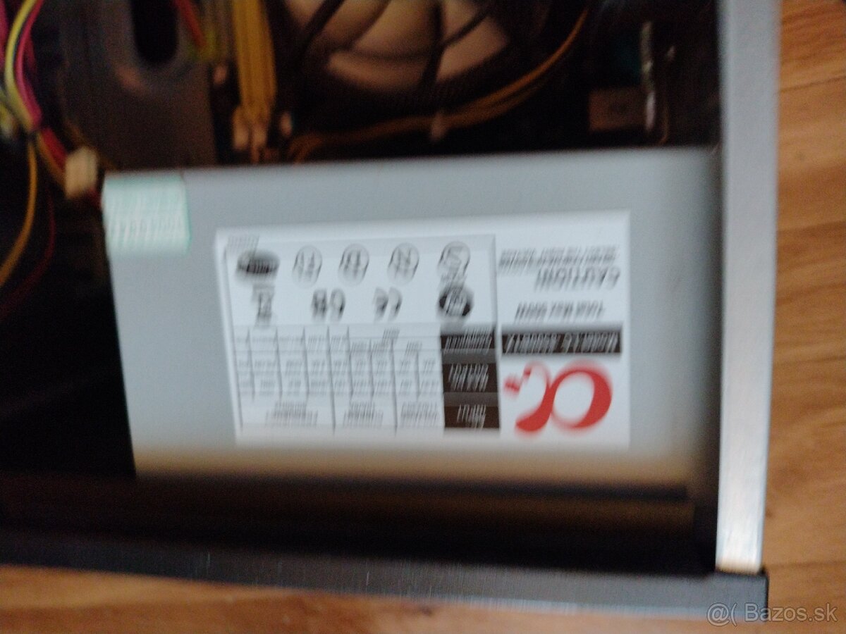 Predám skladaný Pc starší ma procese Intel i7. - 10