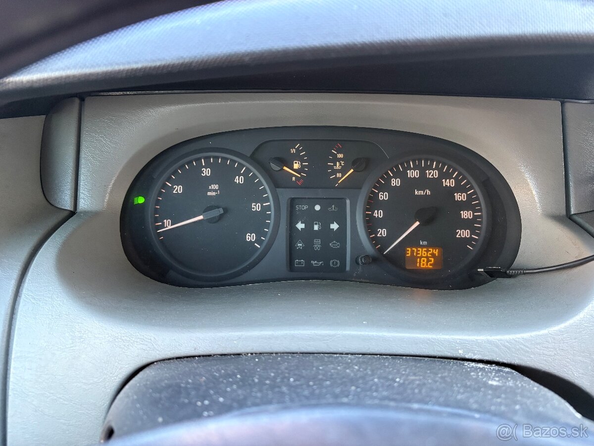 Predám Opel Vivaro 1,9 TDI - 10