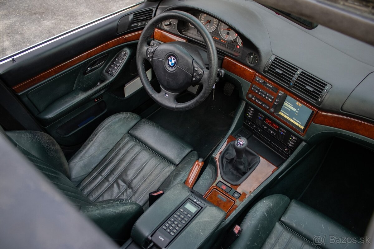 BMW M5 5.0 V8 Manual Individual - 10