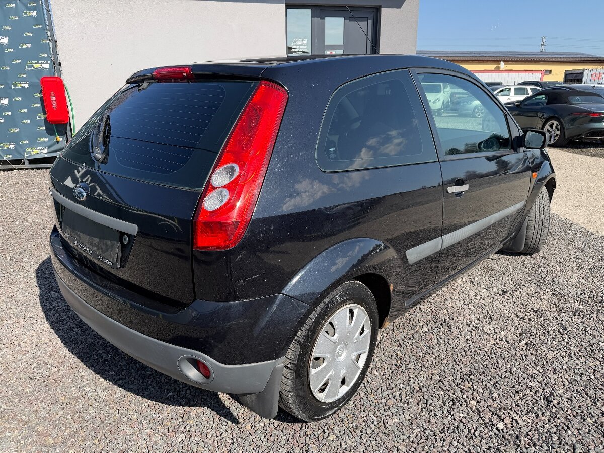 Ford Fiesta 1.3 Ambiente - 10