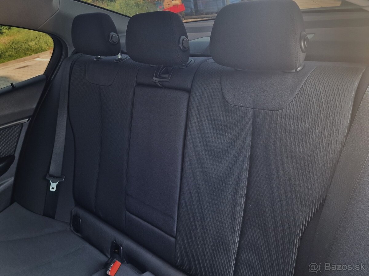 BMW Rad 3 320 xDrive AT8 135KW SR Plná servisná historia - 10