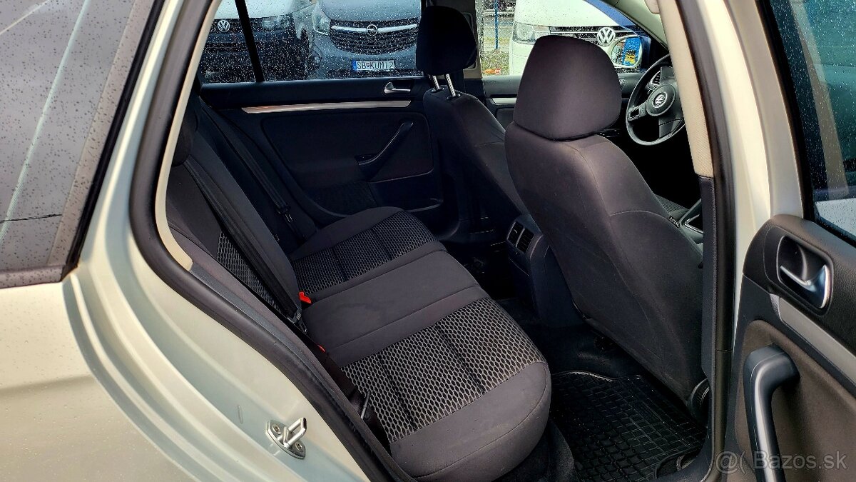 Volkswagen Golf 1,6 TDI CR -77 kw Comfortline - 10