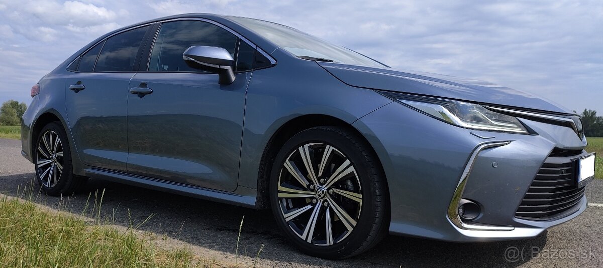 Toyota Corolla Sedan 1.5 - 10