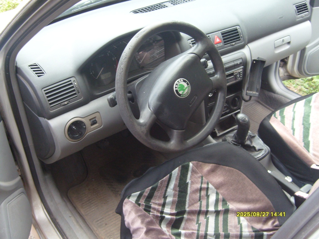 Škoda Octavia 1,6 SR benzín 75kW. - 10