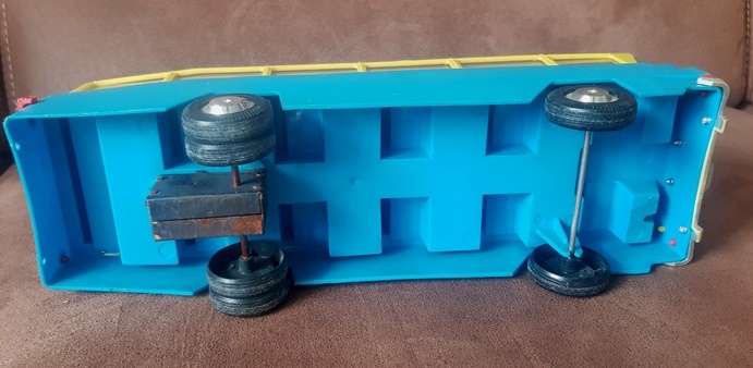 staré hračky bábika, domiešavač, ČZ prasa, buld..... - 10