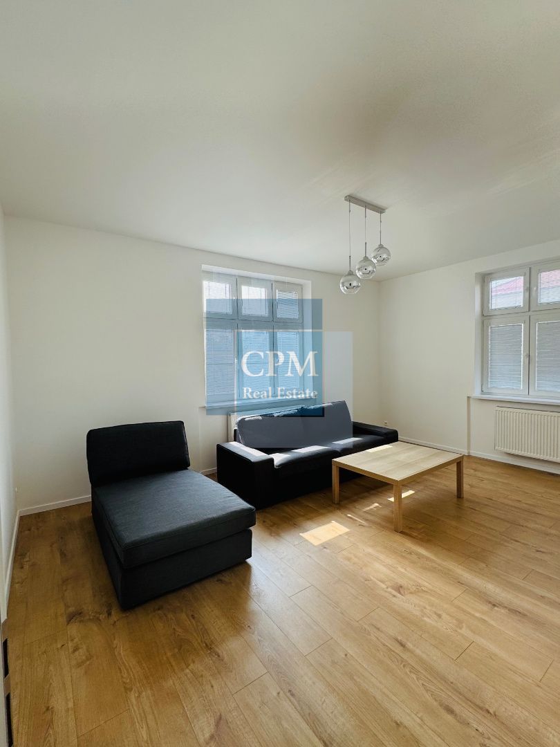 Ponúkame na prenájom 3. izbový veľký byt v centre mesta na Z - 10