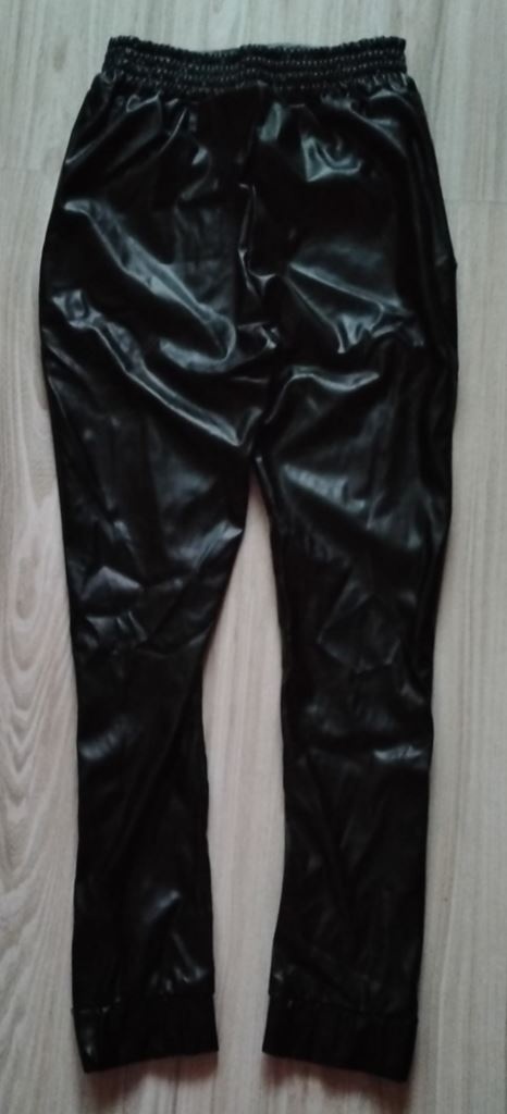 Koženkové legíny, v. M - 10