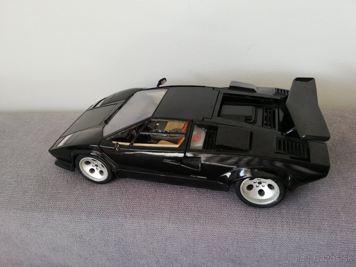 1:18 Lamborghini Conutach Bburago - 10