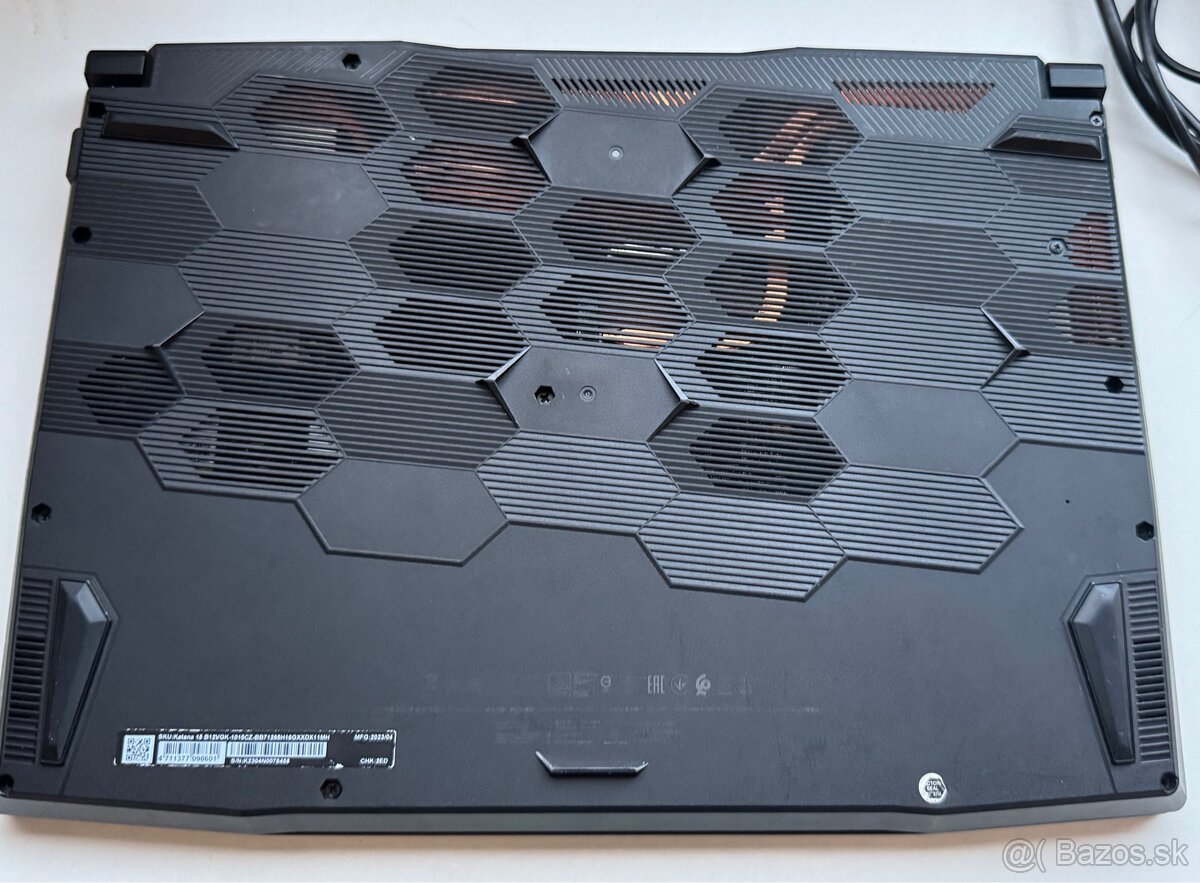 MSI Katana 15 –RTX 4070 i7-12650H - 10