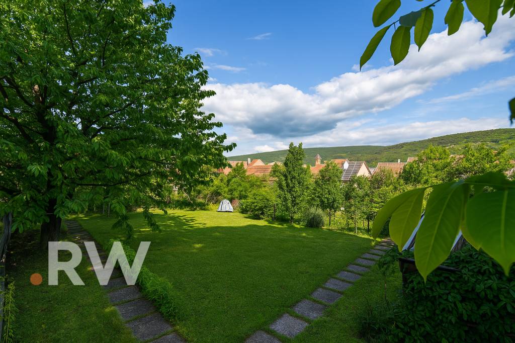 Priestranný RD s potenciálom v centre Žiaru nad Hronom - 10